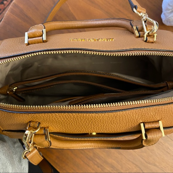 Michael Kors Riley Large Satchel - Picture 11 of 14